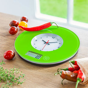 Kuchyňské hodiny s váhou
