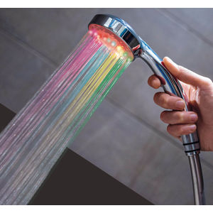 LED sprcha s meničom farieb